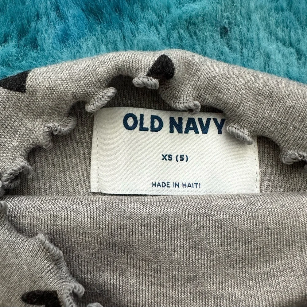 Old Navy Gray Heart Pattern Kids Top Size XS Girls